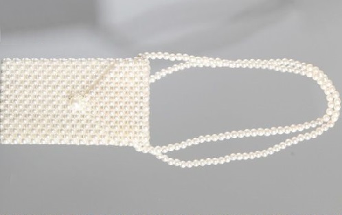 6月9日，找附近手工活拿回家做，網(wǎng)上接手工活的平臺，手工之家開放平等，平臺以誠相待，圖為勵志珠珠繡串珠手工產(chǎn)品剪影