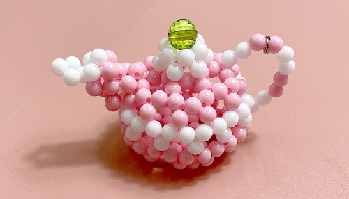 6月15日，拿回家做的手工活，正規(guī)純手工活外發(fā)，手工之家的珠繡串珠手工活代加工項目有多難？圖為勵志珠珠繡串珠手工產品剪影