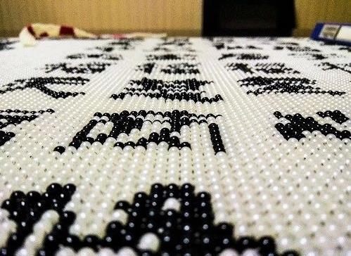 6月22日，純手工活外發(fā)加工，產(chǎn)品、材料都豐富的手工活加工項目，就在手工之家，圖為勵志珠珠繡手工產(chǎn)品剪影