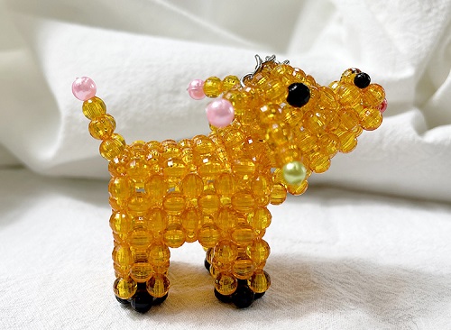 6月28日，在家做的手工活正規(guī)平臺，拿回家做的手工活，手工之家的成熟珠繡串珠是能掙錢的手工活，圖為勵志珠珠繡串珠手工產(chǎn)品剪影