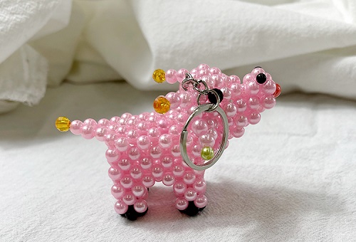 6月28日，在家做的手工活正規(guī)平臺，拿回家做的手工活，手工之家的成熟珠繡串珠是能掙錢的手工活，圖為勵志珠珠繡串珠手工產(chǎn)品剪影