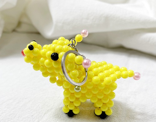 6月28日，在家做的手工活正規(guī)平臺，拿回家做的手工活，手工之家的成熟珠繡串珠是能掙錢的手工活，圖為勵志珠珠繡串珠手工產(chǎn)品剪影