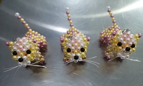 6月29日，可以在家做的手工活，農村手工活加工項目，半年過去了，做手工活掙錢就要珍惜、要努力，圖為勵志珠珠繡串珠手工產(chǎn)品剪影