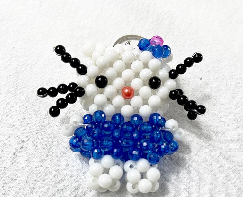 7月3日，手工活外發(fā)加工，手工活接單平臺，手工之家的珠繡串珠手工的研發(fā)、加工、銷售，一個也不能少，圖為勵志珠珠繡串珠手工產品剪影