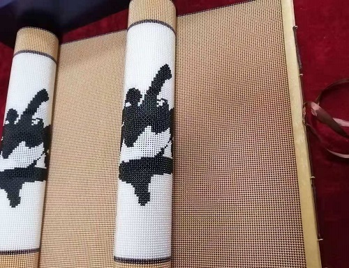 7月6日，手工活拿回家做，代加工手工活，手工之家的非遺傳統(tǒng)手工珠繡給人榮譽(yù)感、成就感，圖為勵志珠珠繡串珠手工產(chǎn)品剪影