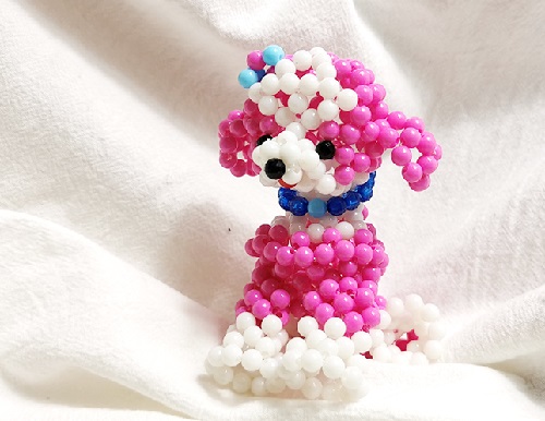 7月12日，可以帶回家做的手工活，加工活外放的正規(guī)公司，手工之家的珠繡串珠手工安全環(huán)保，圖為勵志珠珠繡串珠手工產品剪影