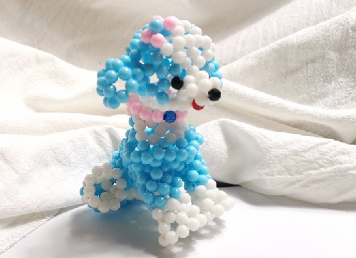 7月12日，可以帶回家做的手工活，加工活外放的正規(guī)公司，手工之家的珠繡串珠手工安全環(huán)保，圖為勵志珠珠繡串珠手工產品剪影