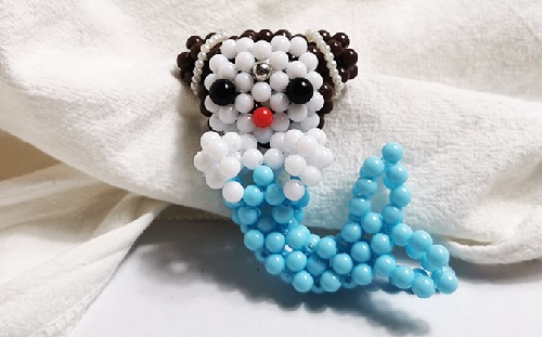 7月16日，手工活拿回家做，可以在家做的手工活 ，手工之家有城市農(nóng)村都能做好的外發(fā)手工活，圖為勵志珠珠繡串珠手工產(chǎn)品剪影