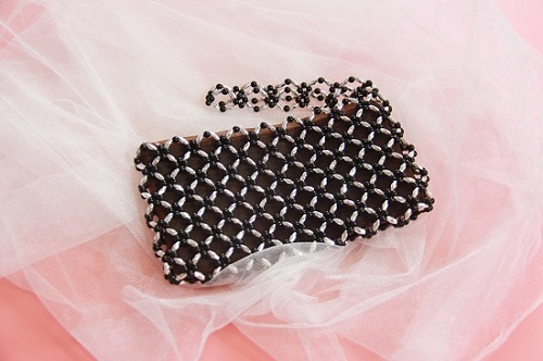 7月18日，正規(guī)供料的手工活，農村手工活加工，手工之家的事業(yè)，就是為了服務大家足不出戶通過手工有錢掙，圖為勵志珠珠繡串珠手工產品剪影