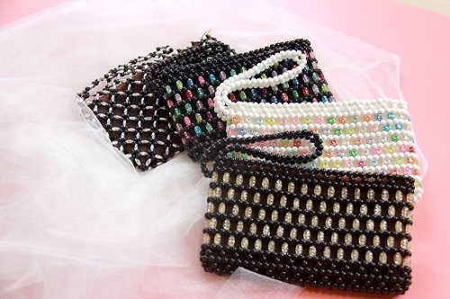 7月18日，正規(guī)供料的手工活，農村手工活加工，手工之家的事業(yè)，就是為了服務大家足不出戶通過手工有錢掙，圖為勵志珠珠繡串珠手工產品剪影