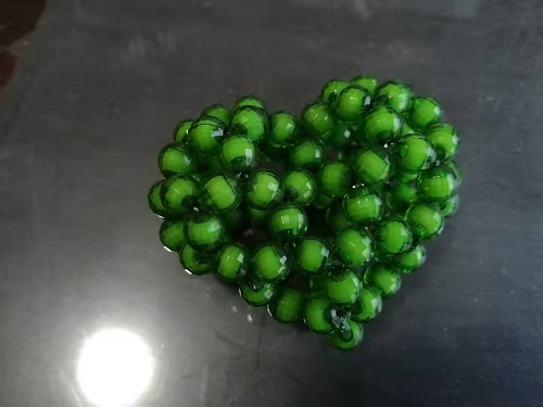 7月20日，在家做的手工活正規(guī)平臺，手工活外發(fā)加工正規(guī)的廠家，每一次成品銷售手工之家都是全力的，圖為勵志珠珠繡串珠手工產(chǎn)品剪影 