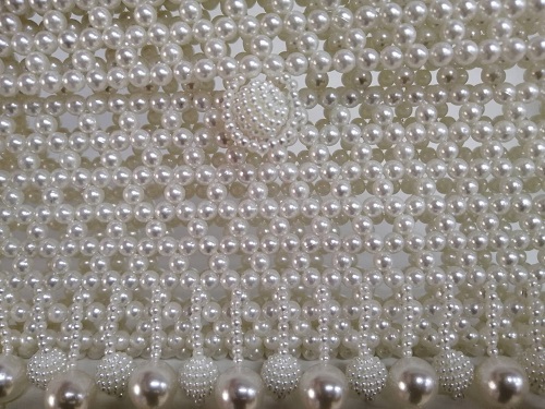 7月26日，可靠的手工活外發(fā)，在家做手工活，手工之家的個(gè)性化定制是珠繡手工事業(yè)的一大創(chuàng)新，圖為勵(lì)志珠珠繡串珠手工產(chǎn)品剪影