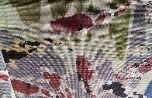 8月11日，手工活外發(fā)加工正規(guī)的廠家，在家做手工，重視產(chǎn)品研發(fā)設(shè)計(jì)是手工之家不斷向前的重要?jiǎng)恿Γ瑘D為勵(lì)志珠珠繡串珠手工產(chǎn)品剪影