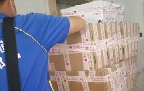 8月12日， 在家做的手工活正規(guī)平臺(tái)，在家做手工兼職，大家喜歡手工之家是因?yàn)榱私夂托湃?，圖為勵(lì)志珠珠繡串珠手工材料相關(guān)剪影 