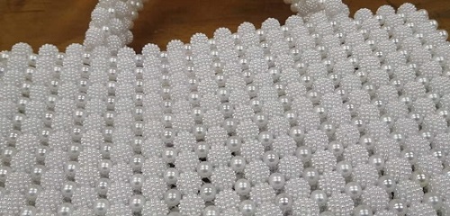 8月18日，手工外發(fā)加工網(wǎng)，正規(guī)手工活大批量外發(fā)加工，不一樣的情況，手工之家會(huì)具體做好服務(wù)和對(duì)待，圖為勵(lì)志珠珠繡串珠手工產(chǎn)品剪影