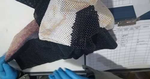 8月29日，可以在家做的手工活，純手工活外發(fā)，手工之家的服務(wù)體系是個(gè)不斷完善和升級(jí)的過(guò)程，圖為勵(lì)志珠珠繡串珠手工產(chǎn)品驗(yàn)收剪影