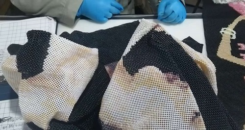 8月29日，可以在家做的手工活，純手工活外發(fā)，手工之家的服務(wù)體系是個(gè)不斷完善和升級(jí)的過(guò)程，圖為勵(lì)志珠珠繡串珠手工產(chǎn)品驗(yàn)收剪影