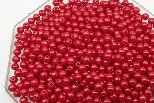 8月30日，加工活外放的正規(guī)公司，帶回家做的手工活，手工之家的加工體系離不開企業(yè)初心和加工人員的付出，圖為勵志珠珠繡串珠手工材料剪影