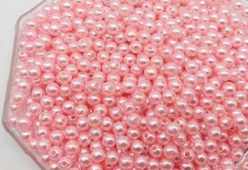 8月30日，加工活外放的正規(guī)公司，帶回家做的手工活，手工之家的加工體系離不開企業(yè)初心和加工人員的付出，圖為勵志珠珠繡串珠手工材料剪影