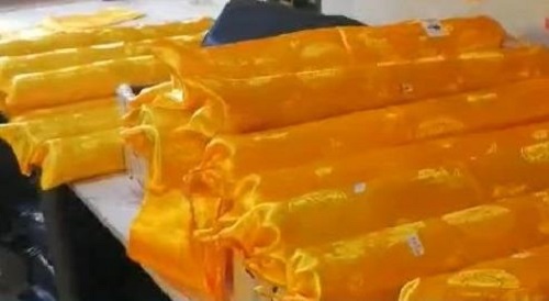 9月8日，純手工活代加工，可靠的手工活外發(fā)，手工之家的加工人員里男女老少都有，圖為勵(lì)志珠珠繡串珠手工產(chǎn)品剪影