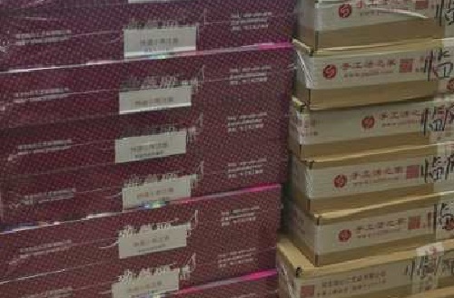 9月10日，手工活外發(fā)加工正規(guī)的廠家，正規(guī)供料的手工活，在手工之家做手工掙錢不擔(dān)心，圖為勵志珠珠繡串珠手工材料套件剪影