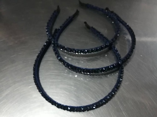 9月15日，拿回家做的手工活，農(nóng)村手工活外發(fā)加工項(xiàng)目，選擇手工之家的企業(yè)和手工會(huì)一直合作下去，圖為勵(lì)志珠珠繡串珠手工產(chǎn)品剪影