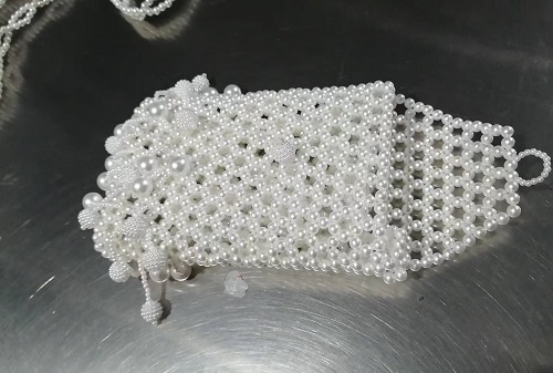 9月16日，帶回家做的手工活，在家做手工活掙錢，手工之家的成績是大家一起用付出換來的收獲，圖為勵志珠珠繡串珠手工產(chǎn)品剪影