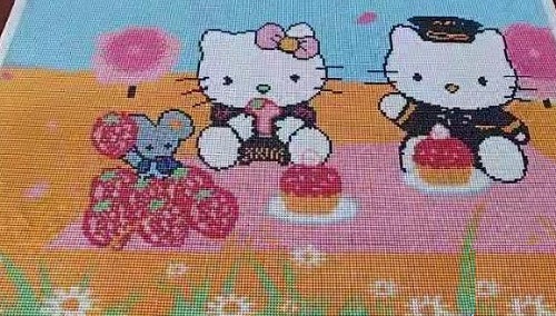 在家串制精美別致的珠繡藝品，常年足不出戶把錢(qián)賺(圖1)