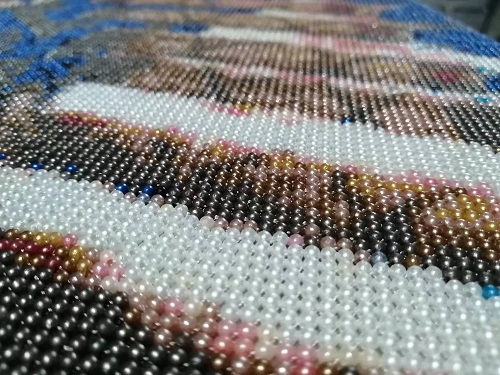 9月19日，手工外包發(fā)布平臺，農(nóng)村手工活加工項目，想在手工之家做手工活掙錢，大家就要動起來，圖為勵志珠珠繡手工產(chǎn)品細節(jié)剪影