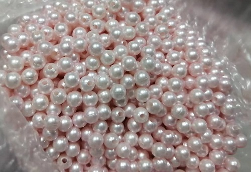 9月24日，想接正規(guī)廠家的手工活，手工活外發(fā)加工項目，大家信任和支持手工之家，企業(yè)、手工、服務(wù)都受歡迎，圖為勵志珠珠繡一款繡珠材料剪影