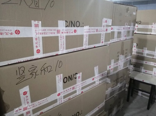 9月30日，想接正規(guī)廠家的手工活，手工活外發(fā)加工項(xiàng)目，很多人選擇手工之家手工創(chuàng)業(yè)成功，圖為勵(lì)志珠珠繡串珠手工材料倉庫備貨剪影