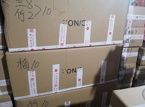 9月30日，想接正規(guī)廠家的手工活，手工活外發(fā)加工項(xiàng)目，很多人選擇手工之家手工創(chuàng)業(yè)成功，圖為勵(lì)志珠珠繡串珠手工材料倉庫備貨剪影