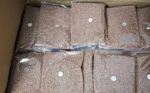 10月4日，手工兼職招聘帶回家做，手工活外發(fā)加工，積極扶持，手工之家的這個(gè)項(xiàng)目是很多人創(chuàng)業(yè)的好選擇，圖為勵(lì)志珠珠繡串珠手工材料剪影