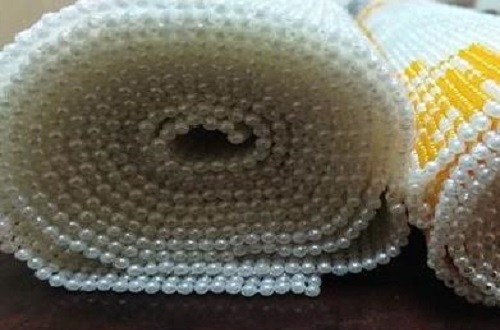 10月13日，純手工活代加工，手工外包發(fā)布平臺，手工之家負責提供的加工材料，齊全完備，圖為勵志珠珠繡串珠手工產(chǎn)品剪影