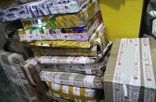 10月17日，代加工手工活，在家兼職手工活，越來越多人在手工之家做珠繡串珠手工掙錢，圖為勵志珠珠繡串珠成品倉庫剪影