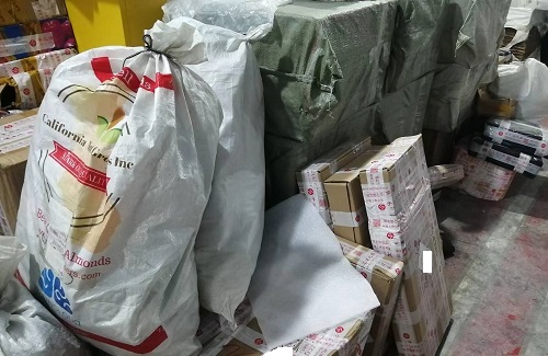 10月17日，代加工手工活，在家兼職手工活，越來越多人在手工之家做珠繡串珠手工掙錢，圖為勵志珠珠繡串珠成品倉庫剪影