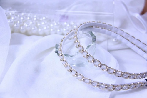 10月22日，手工創(chuàng)業(yè)項目，加工材料郵寄到家，手工之家這樣服務，信譽也好，圖為勵志珠珠繡串珠手工產(chǎn)品剪影