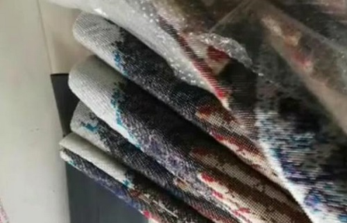 10月27日，靠譜的手工加工項目，在家做串珠手工掙錢，手工之家的手工項目很人性化，圖為勵志珠珠繡串珠手工產(chǎn)品剪影