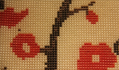 10月28日，正規(guī)外發(fā)加工手工，可靠的靈活就業(yè)項目，手工之家提供的服務(wù)一樣真誠，圖為勵志珠珠繡串珠手工產(chǎn)品細(xì)節(jié)剪影