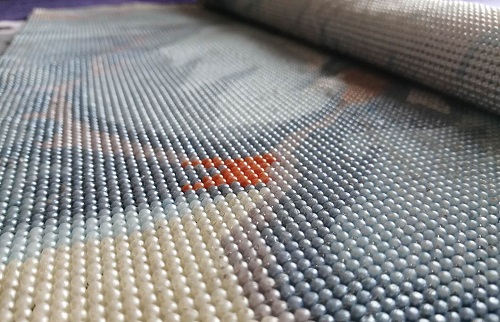 11月3日，帶回家做的手工項(xiàng)目，靈活就業(yè)串珠手工，手工之家的手工事業(yè)發(fā)展前景好所以受歡迎，圖為勵(lì)志珠珠繡串珠手工產(chǎn)品細(xì)節(jié)剪影