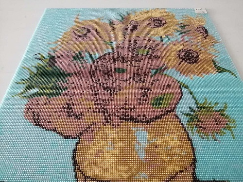 11月8日，純手工工藝品，創(chuàng)意手工，手工之家正規(guī)可靠、注重創(chuàng)新，圖為勵(lì)志珠珠繡串珠手工產(chǎn)品剪影