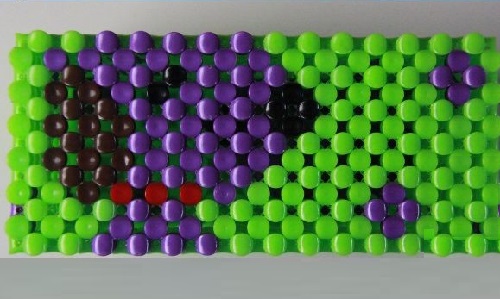 11月13日，正規(guī)好做的手工項目，居家副業(yè)掙錢，手工之家的珠繡串珠是純手工，人們喜歡，圖為勵志珠珠繡串珠手工產(chǎn)品剪影