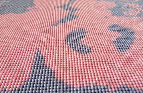 11月17日，純手工加工項目，居家靈活就業(yè)創(chuàng)業(yè)，手工之家的手工項目實在、可靠，圖為勵志珠珠繡串珠手工產(chǎn)品剪影