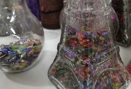 11月26日，手工加工回收項(xiàng)目，想接正規(guī)廠家的手工，手工之家的手工事業(yè)是全面發(fā)展、真實(shí)可靠的，圖為勵志珠珠繡串珠手工材料剪影