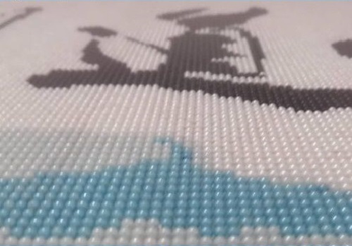 11月27日，拿回家做的手工項(xiàng)目，在家做手工掙錢，無論遠(yuǎn)近手工之家服務(wù)一樣好，圖為勵志珠珠繡串珠手工產(chǎn)品剪影