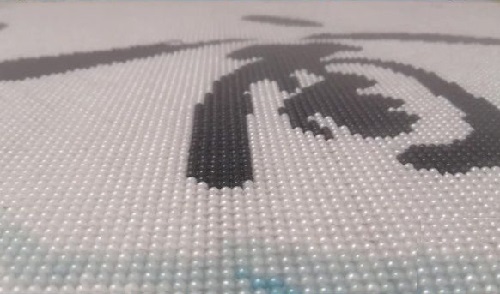 11月27日，拿回家做的手工項(xiàng)目，在家做手工掙錢，無論遠(yuǎn)近手工之家服務(wù)一樣好，圖為勵志珠珠繡串珠手工產(chǎn)品剪影