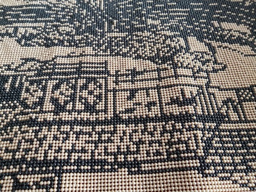 12月3日，居家靈活就業(yè)，在家做手工掙錢，重視加工業(yè)務(wù)的手工之家服務(wù)完善，圖為勵(lì)志珠珠繡串珠手工產(chǎn)品剪影