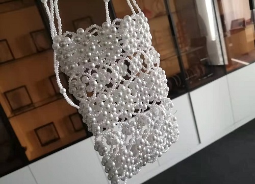 12月8日，手工加工回收項(xiàng)目，居家靈活就業(yè)，剛做手工之家的珠繡手工注意事項(xiàng)，圖為勵(lì)志珠珠繡串珠手工產(chǎn)品剪影