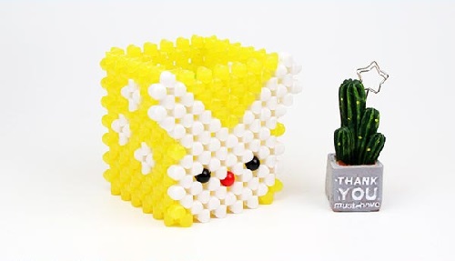 1月12日，手工加工回收項(xiàng)目，正規(guī)可靠的純手工項(xiàng)目，手工之家的手工事業(yè)是個(gè)系統(tǒng)工程，圖為勵(lì)志珠珠繡串珠手工產(chǎn)品剪影