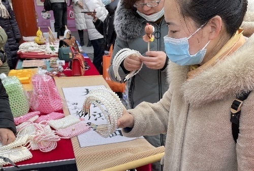 春暉萬(wàn)物長(zhǎng)，巧手迎兔年--- ---手工之家祝大家兔年大吉